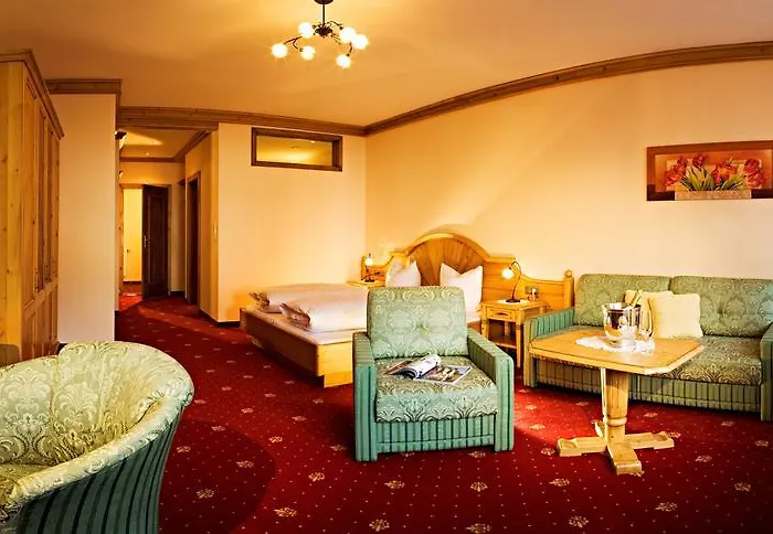 Garni Strasser 젤암질러