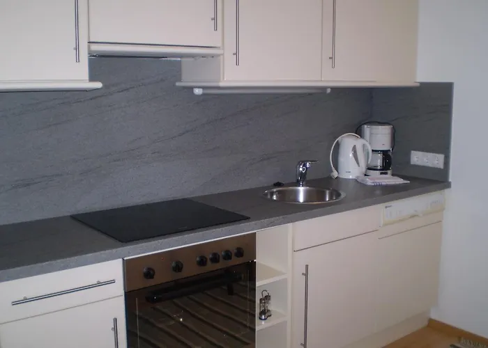 Garni Strasser 젤암질러