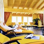 Garni Strasser Aparthotel 3*