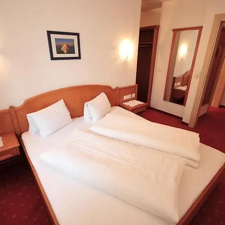 Garni Strasser Aparthotel