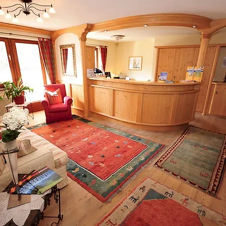 Garni Strasser Aparthotel