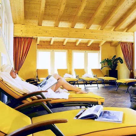 Garni Strasser Aparthotel 3*