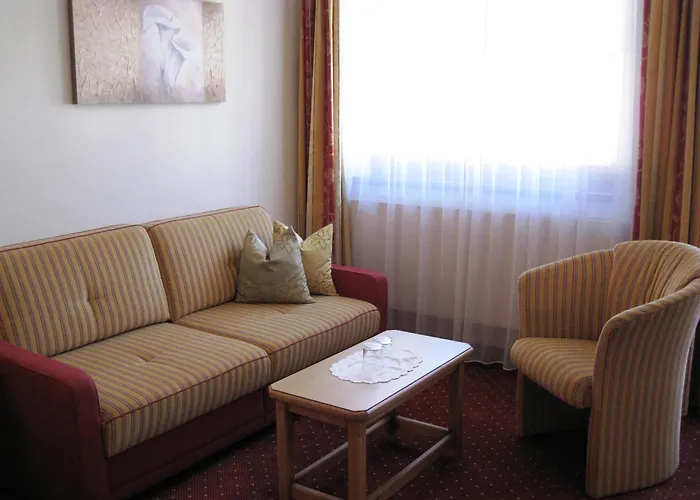 Garni Strasser Apartmanhotel 3*